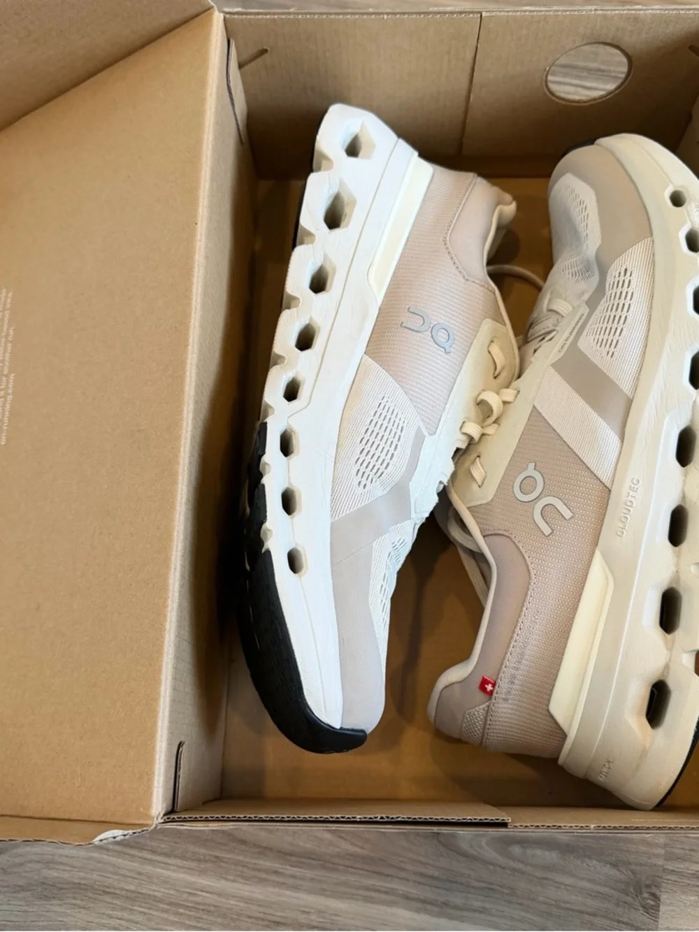 On Running Cloudrunner 2 Neutral Cream/Beige Performance Sneakers